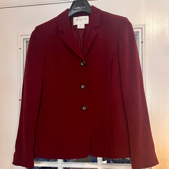 Jones New York Jackets & Blazers - Jones NY Deep Red Women's Blazer